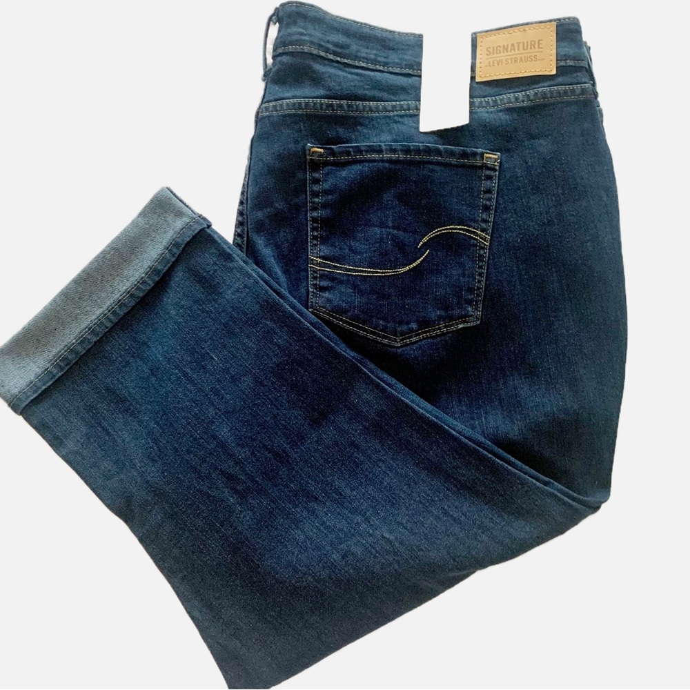 Levis Size 24 Mid-Rise Women’s Jeans